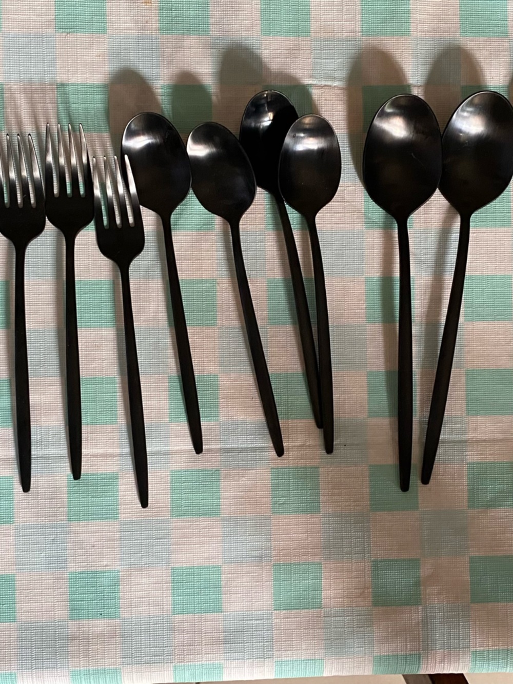 Cambridge 20 PCs set of 4 - Matte Black Stainless Flatware Set -Spoons & Forks